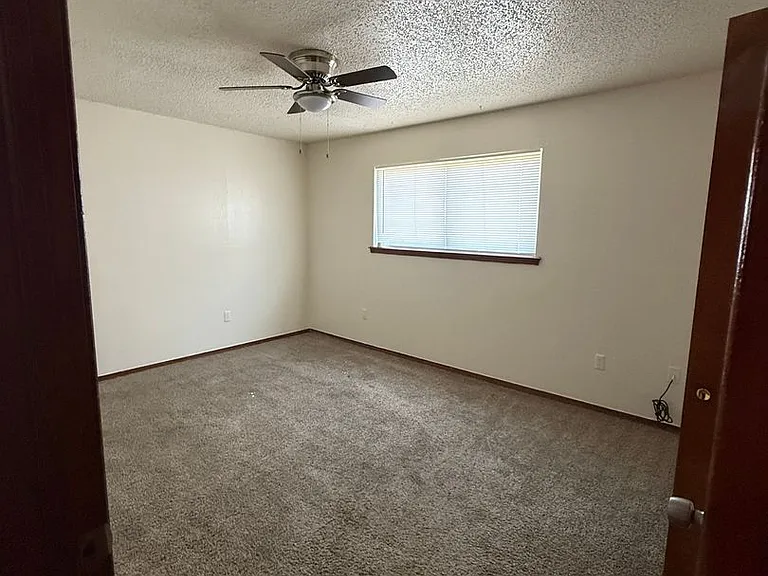 Fox Valley Apartments — Photo 53