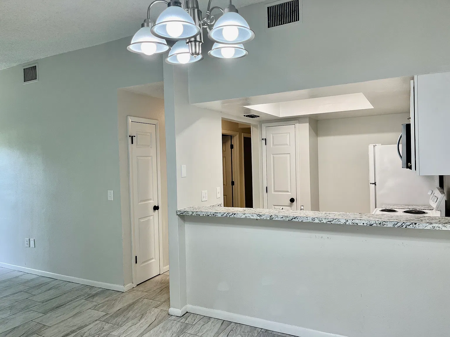 2 bed, 900 sqft, $1,495 — Photo 4
