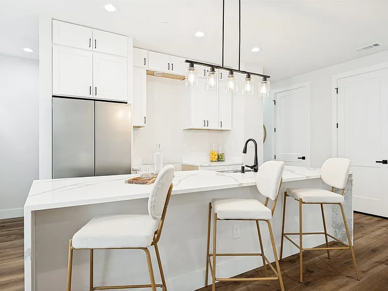 5633 Live Oak St #103 — Photo 7