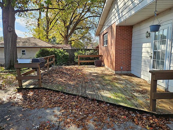 5th image of 8124 Parkwood Dr