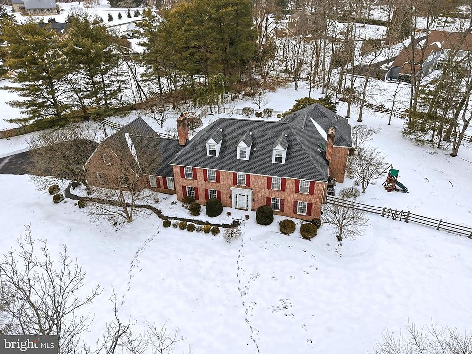 1st image of 275 Woodcock Ln