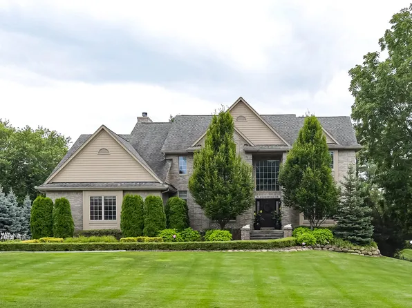 71 Knorrwood Dr, Rochester, MI 48306