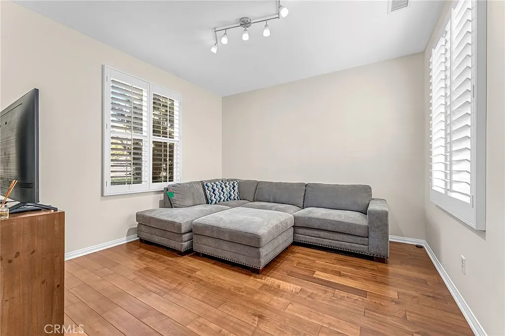 2 bed, 2.5 bath, 1021 sqft, $3,800 — Photo 3