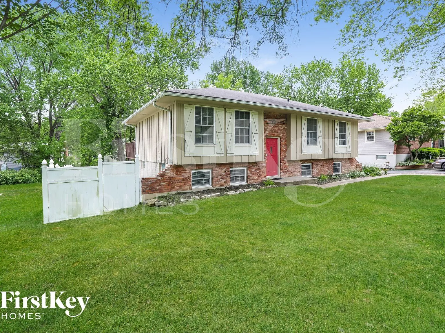 3 bed, 2.0 bath, 1462 sqft, $1,765 — Photo 2