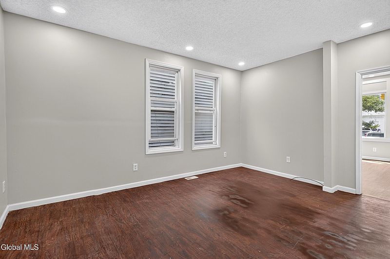 3rd image of 22 N Manning Boulevard