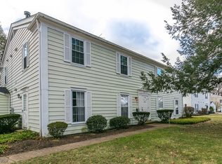 7317 Foxmill Rd UNIT 22-A, Mentor, OH 44060