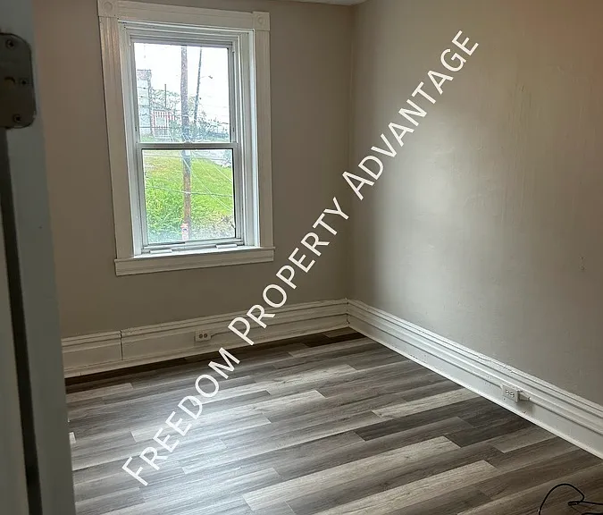 905 Cherokee St — Photo 11