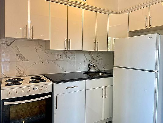 1st image of 12-10 Astoria Park S #1J