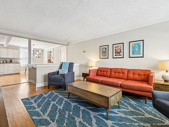 5th image of 920 Silverdene Pl #B