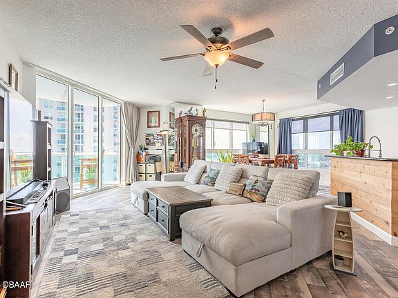2nd image of 241 Riverside Dr Unit 1909