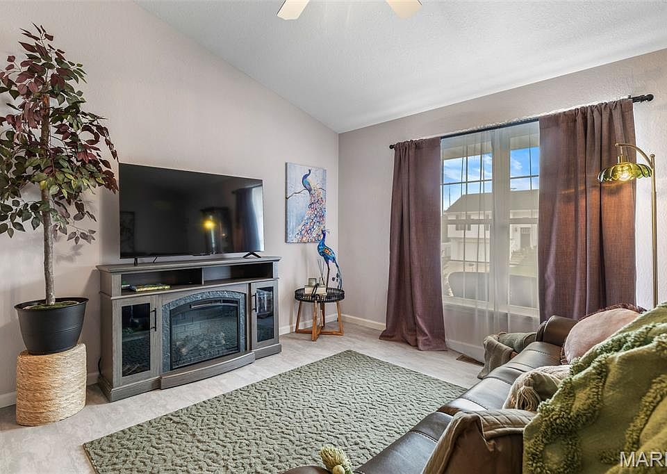 2303 Garden Ln, Festus, MO 63028 | Zillow