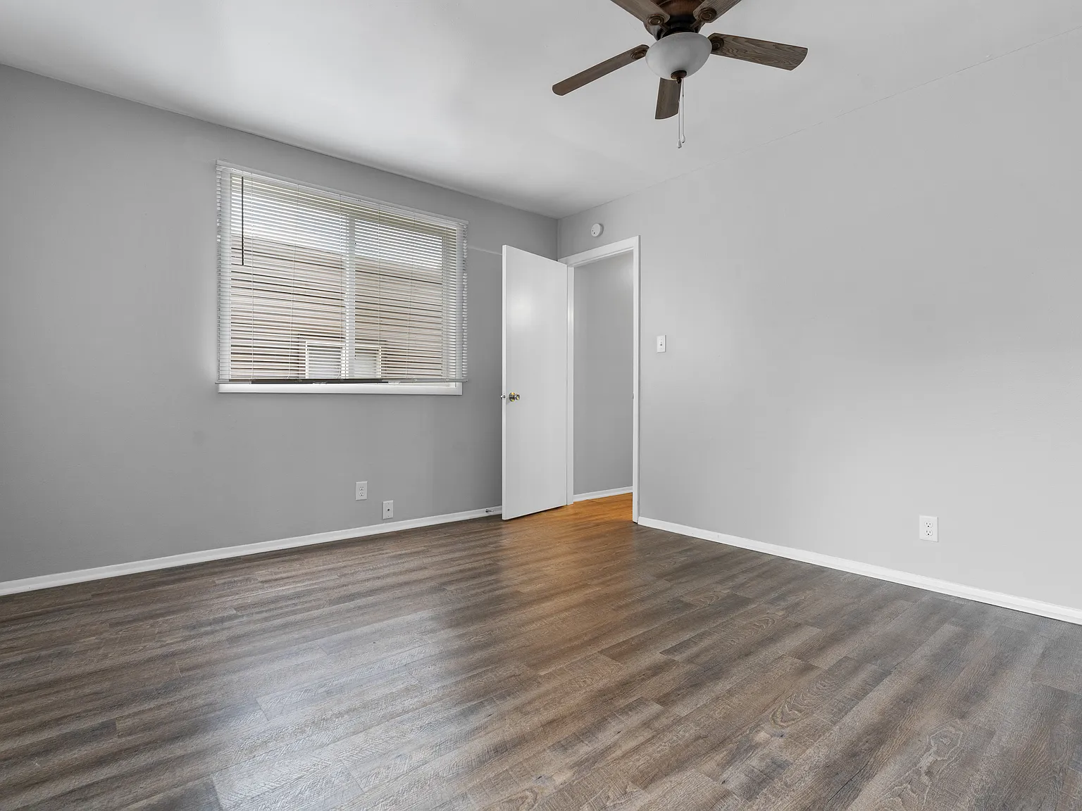 2 bed, 1.5 bath, 1000 sqft, $1,395 — Photo 3