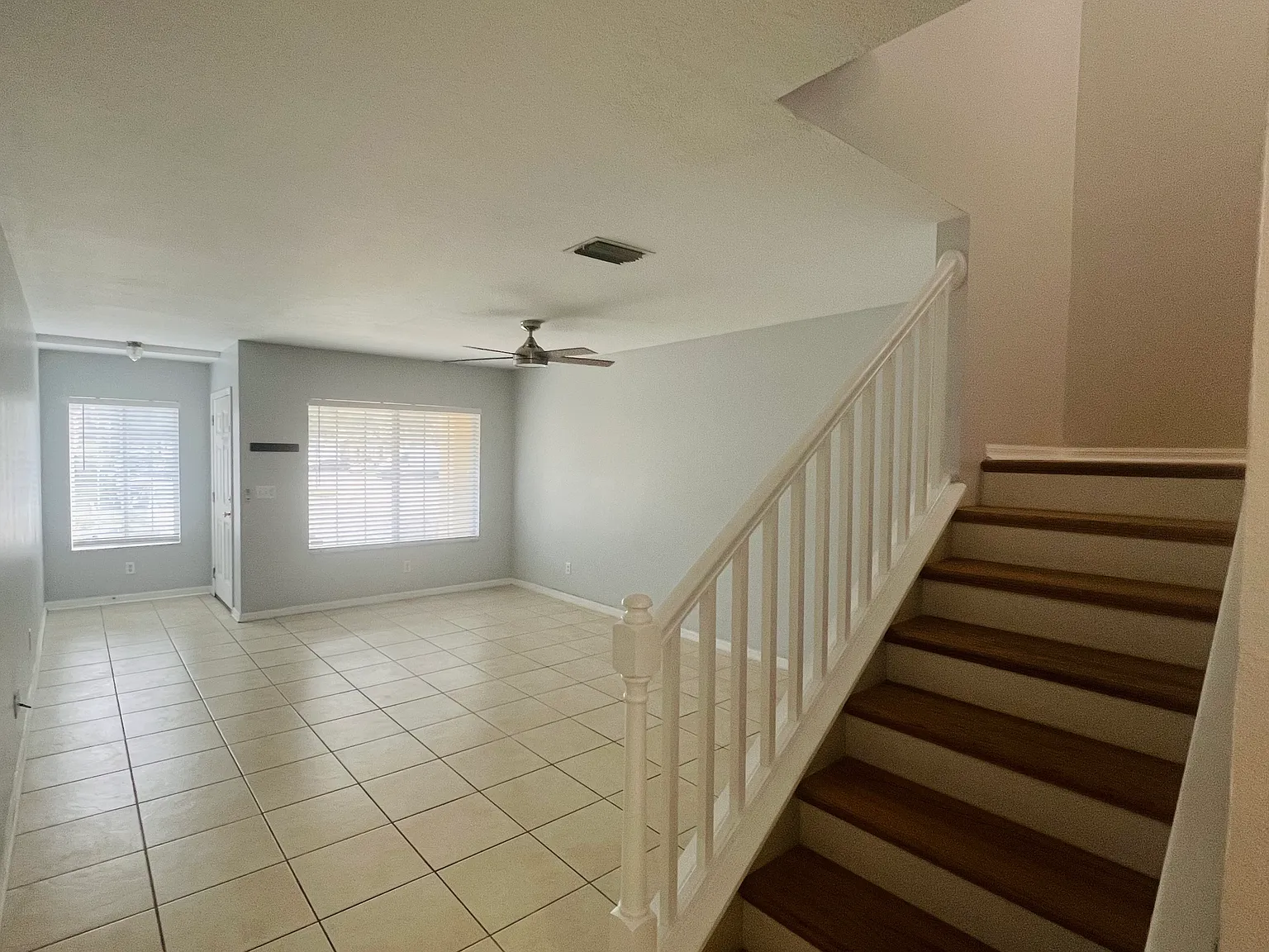 2 bed, 2.5 bath, 1480 sqft, $1,950 — Photo 2