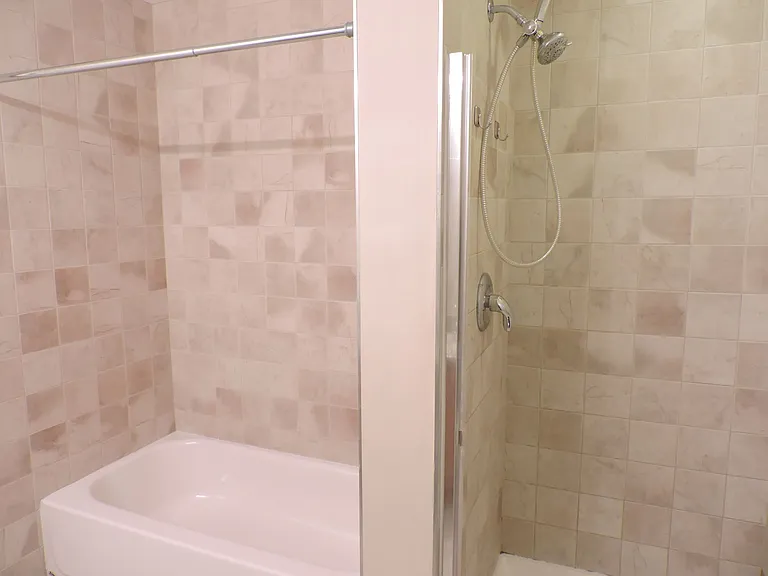 8255 Skokie Blvd #204 — Photo 5