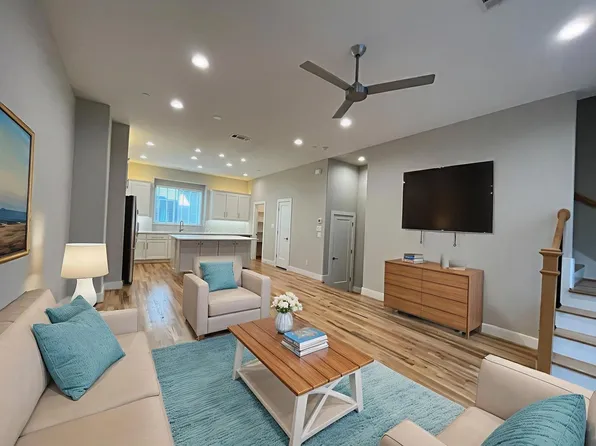 4910 Live Oak St #7, Dallas, TX 75206