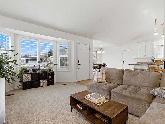 5th image of 1206 E Moss Cir