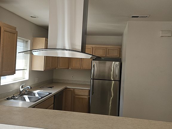 3rd image of 3433 33rd Ave W