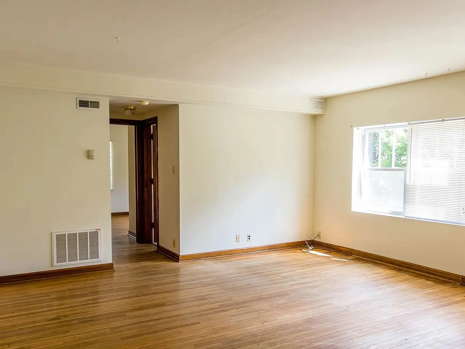 809 S Henderson St — Photo 3