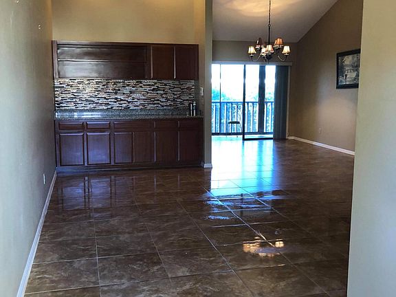 5th image of 2815 Countrybrook Dr APT 25