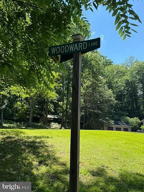 1st image of 916 Woodward Ln