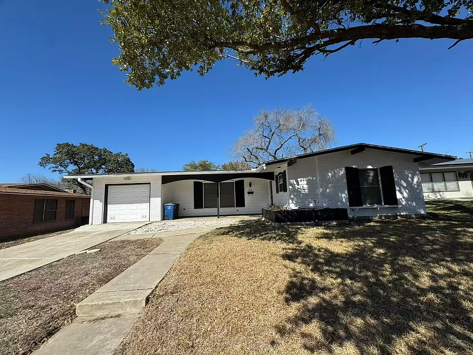 215 Montfort Dr