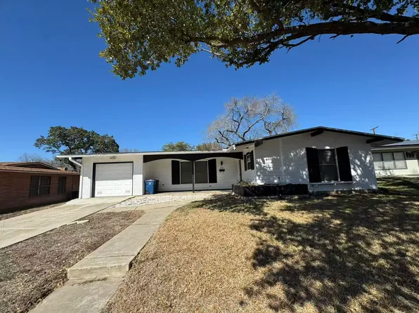 215 Montfort Dr, San Antonio, TX 78216