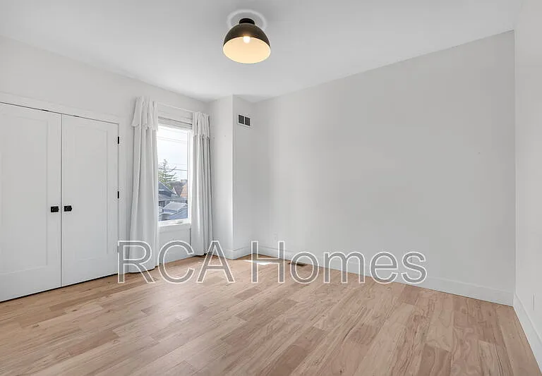 1225 Hoyt Ave — Photo 24