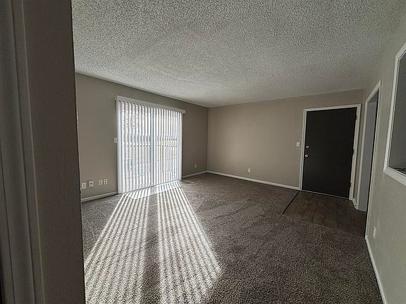 4th image of 431-433-435 N Bluegrass Dr #431-8