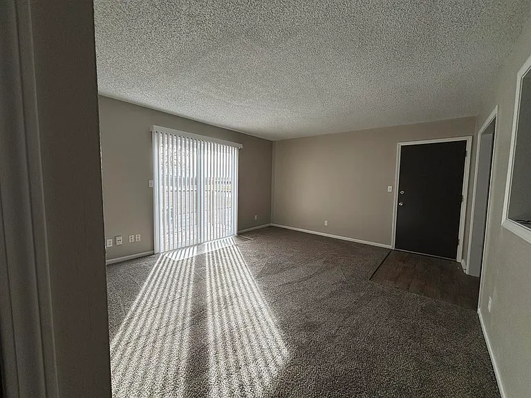 Tiblow Village Apartments — Photo 16