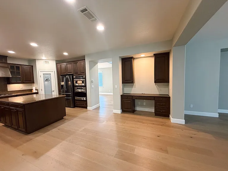 6238 Murdock Way — Photo 11
