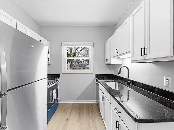 1537 Lakewood Ave — Photo 9