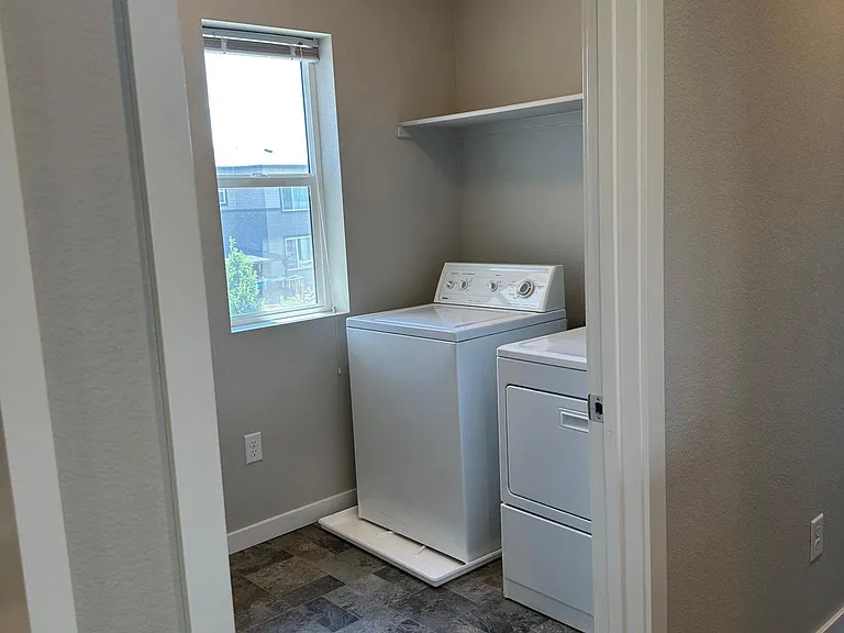 2133 Lager St — Photo 5