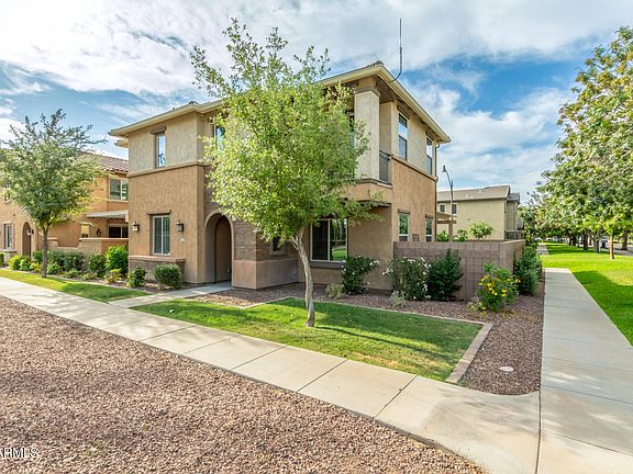 3rd image of 3733 E LESLIE Drive