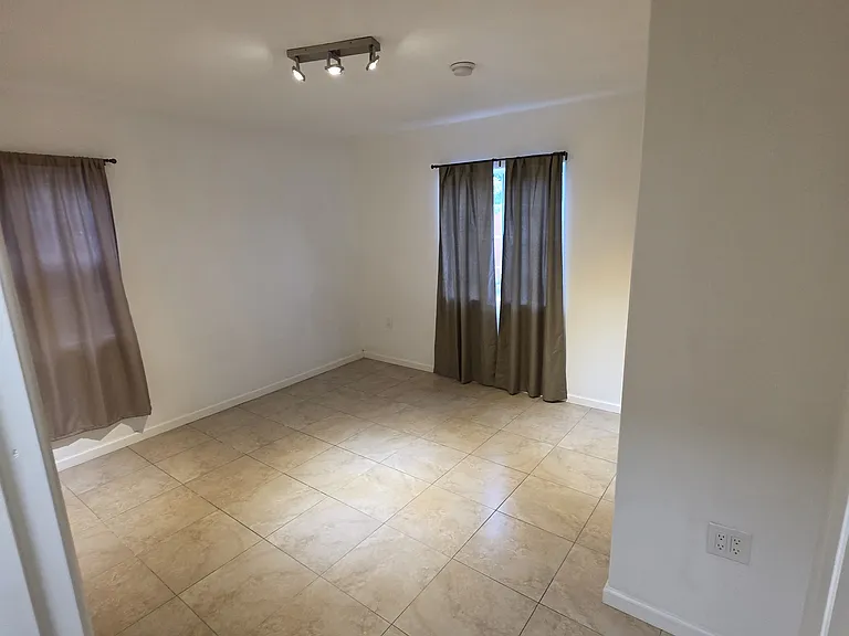 770 E 12th St #770 — Photo 18