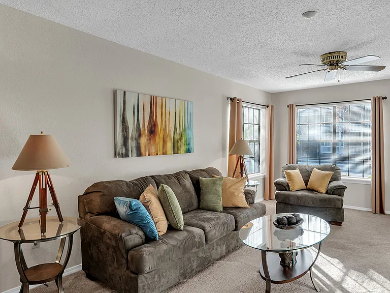 Seasons Apartments — Photo 24