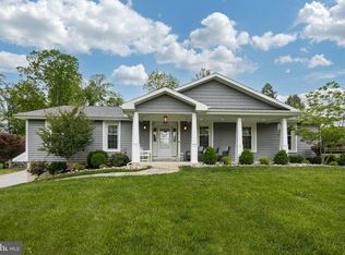 215 Spring Run Ln, Downingtown, PA 19335