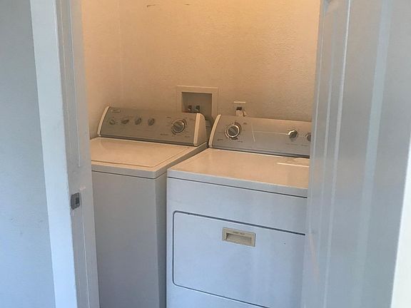 3rd image of 816 W 43rd St