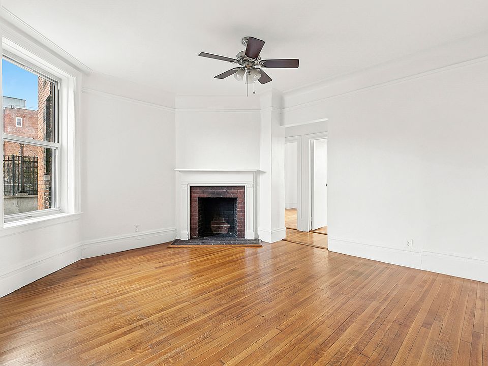 1st image of 123 Waverly Pl APT 7B