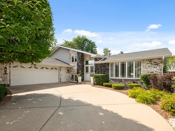 8944 Fernwood Ct, Orland Park, IL 60462