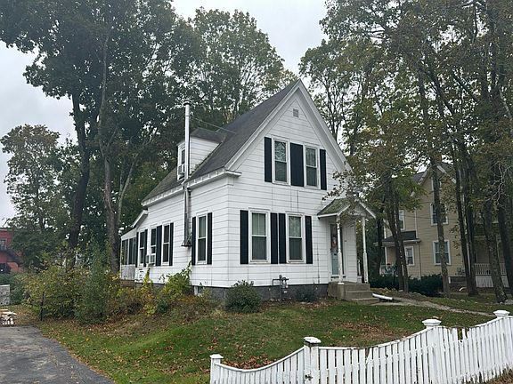 3rd image of 79 Exchange St