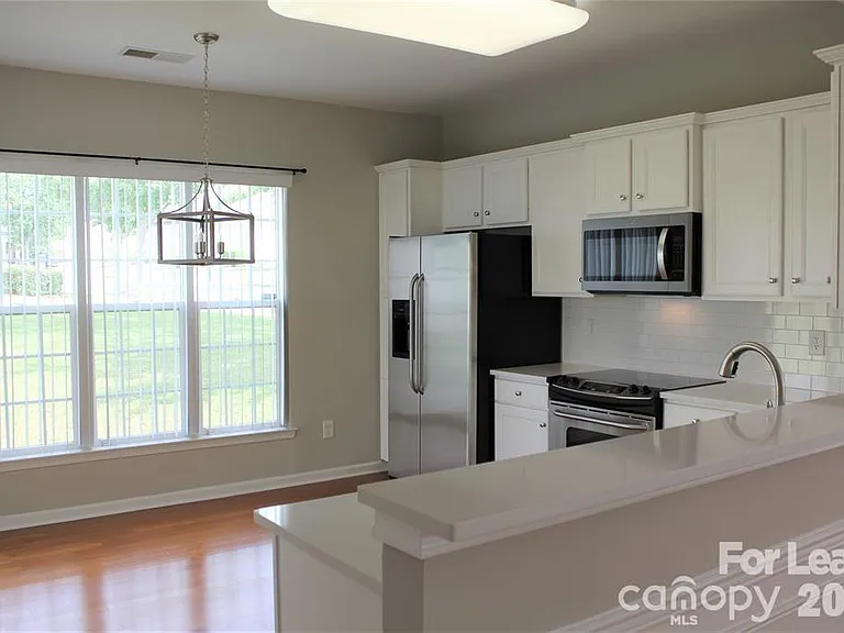 17534 Hawks View Dr — Photo 4