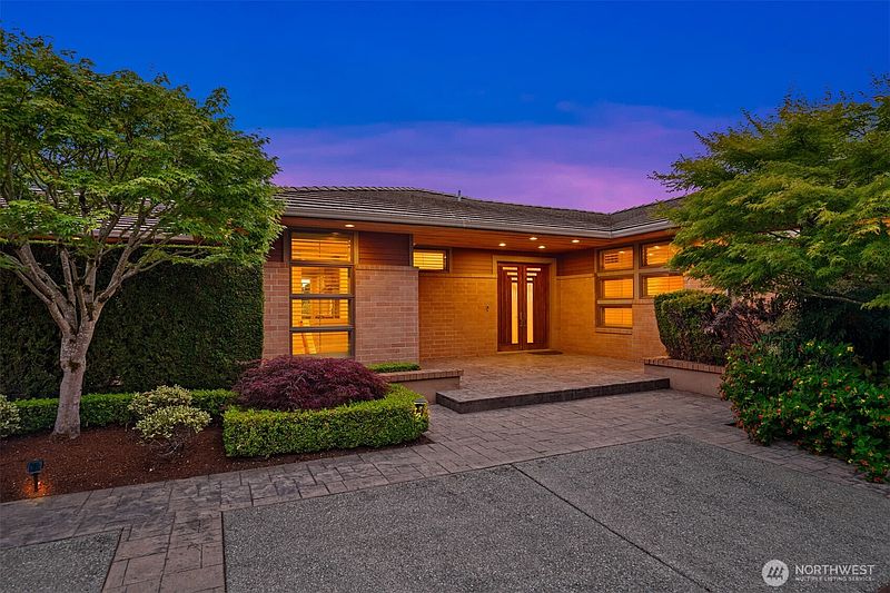 4th image of 8635 NE 19th Place
