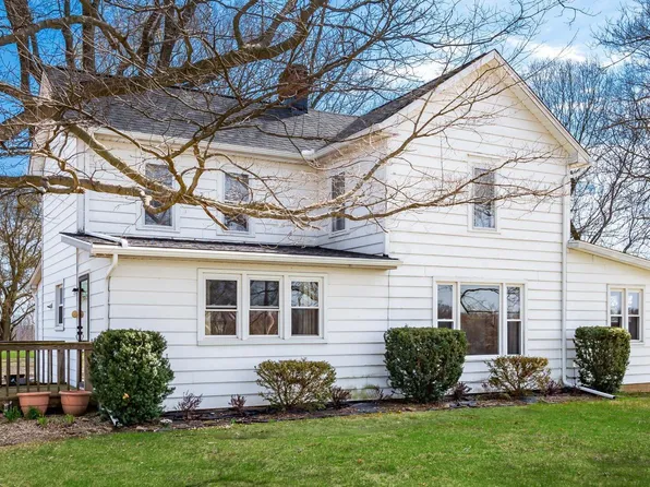 8302 Buckeye Valley Rd NE, Somerset, OH 43783