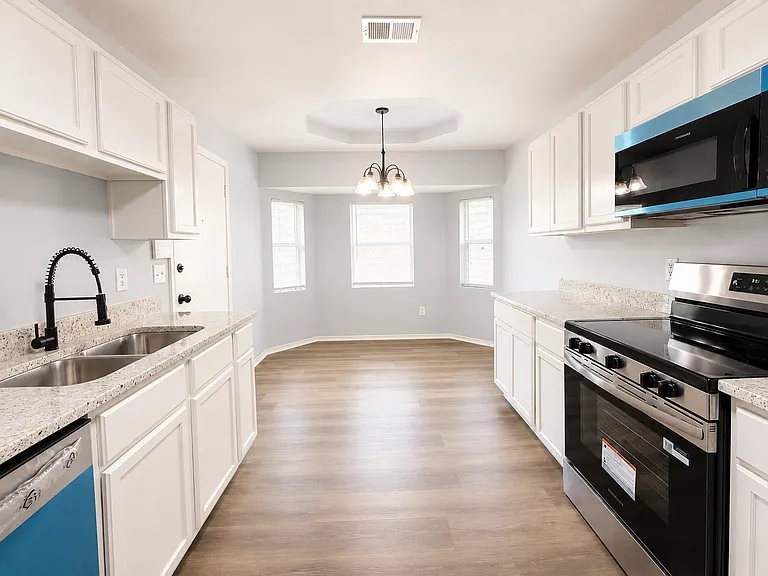3012 Viewcrest Dr — Photo 5