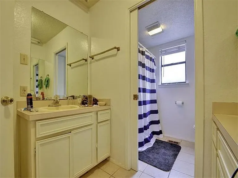 4520 Speedway #B — Photo 13