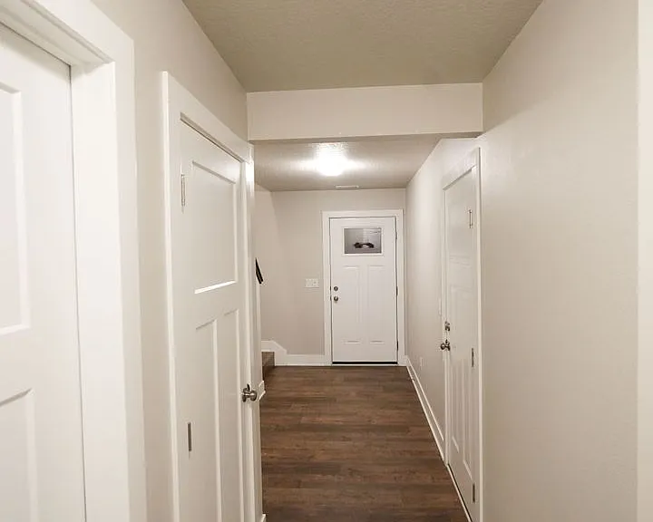 4021 NE 4th St — Photo 3