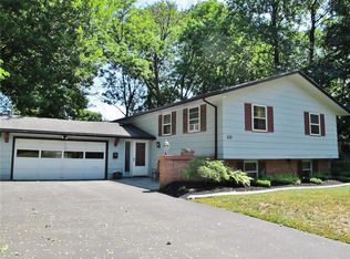 225 Courtly Cir, Rochester, NY 14615