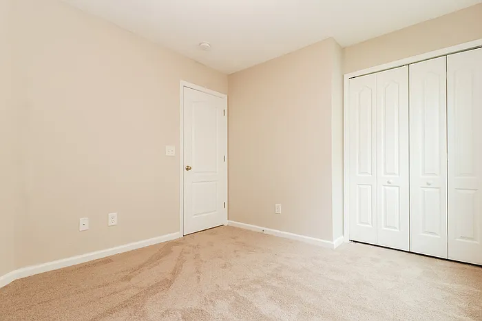 154 Tyger St — Photo 8