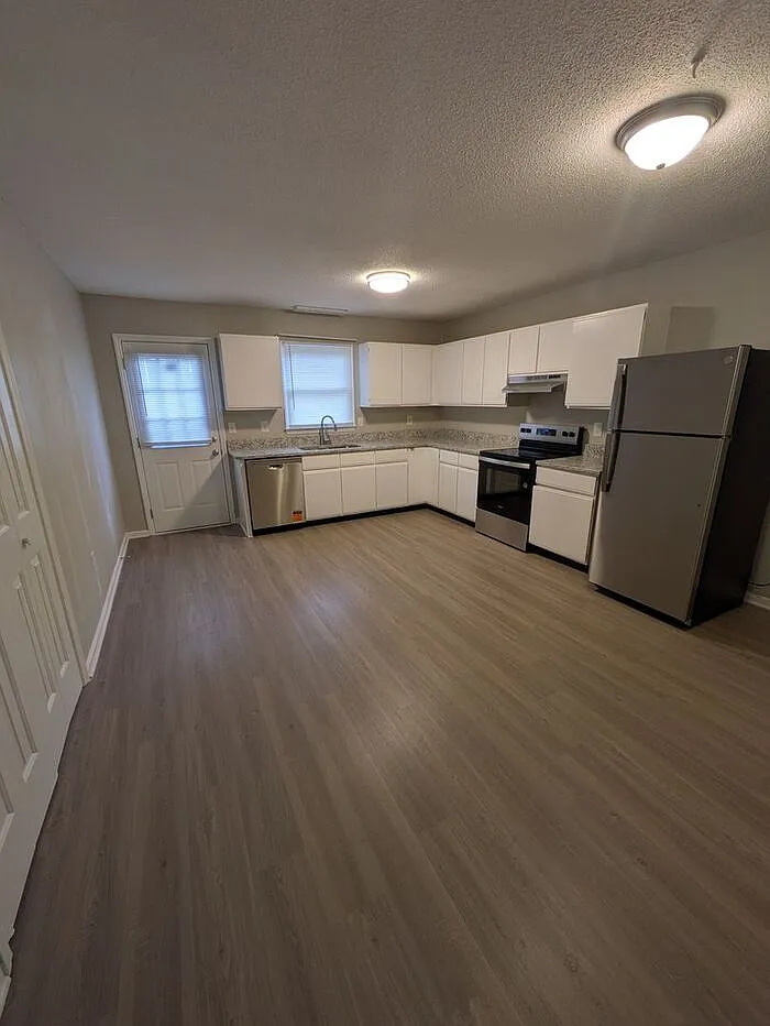 2 bed, 1.0 bath, $1,195 — Photo 3