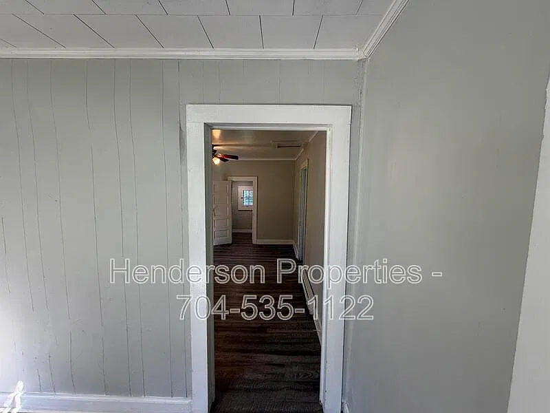 2 bed, 1.0 bath, 722 sqft, $1,250 — Photo 4